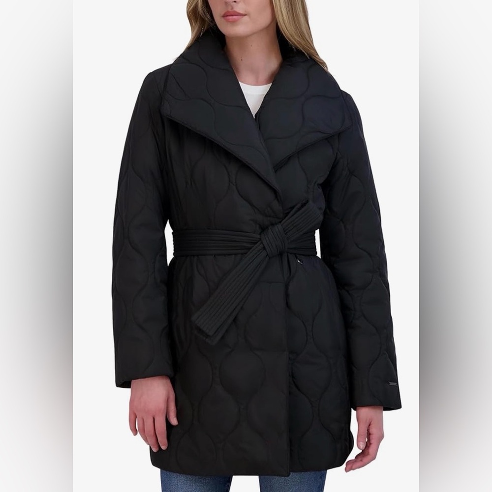 Women’s Tahari Lightweight Quilted Wrap Coat with Belt - New without Tags